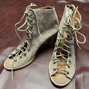Jeffrey Campbell Cora tan suede lace up open toe heels, size 9‎